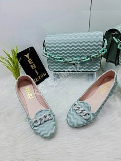 	 Wholesale Chain Detailed Shoe and Bag Set