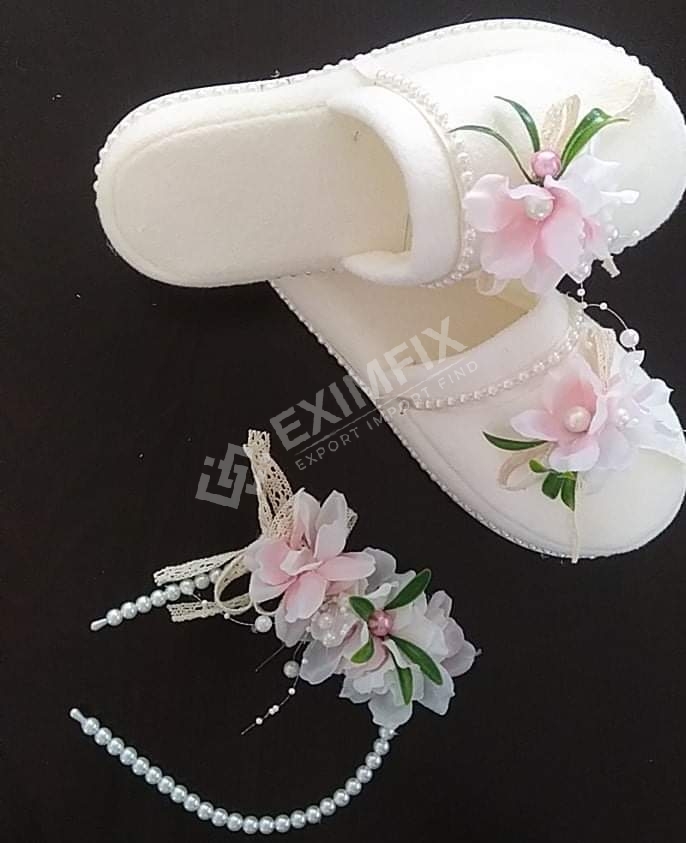 Puerpera Slipper and Crown Set